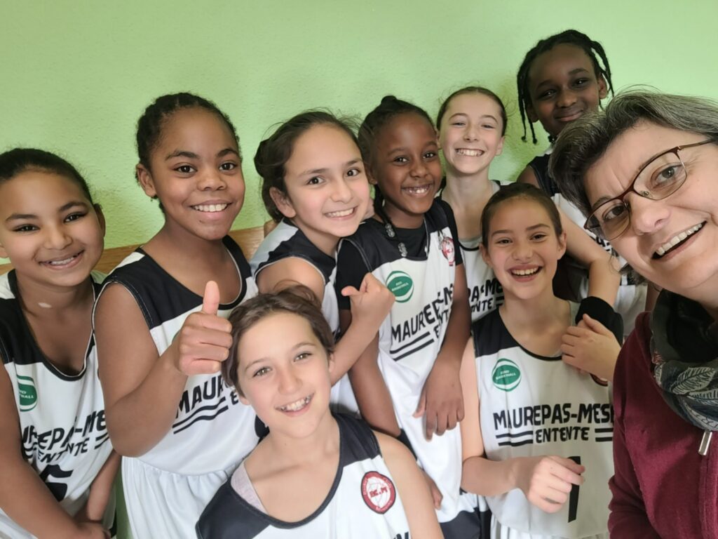 Victoire des U11F1 à Plaisir 29-87.